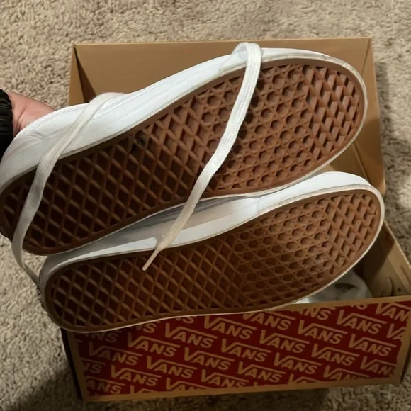 LIKE NEW! Leather Vans Old Skool - Picture 3 of 3